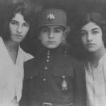 محمدرضاپهلوی و دو تن از خواهرانش