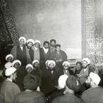 تحصن روحانیون مبارز در مسجد دانشگاه تهران برای بازگشت امام خمینی