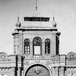 سر در خیابان مشق بمثابه جام آینده نما