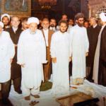 تصاویری کمتر دیده‌شده از رهبر شهید در غبارروبی مرقد مطهر امام رضا (ع )