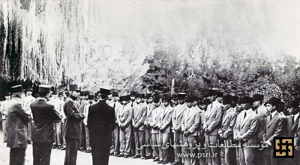 مانیفستی برای ترقیِ رضاخان