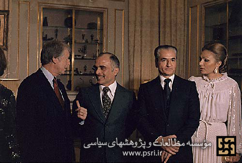 از چپ : جیمی کارتر ، ملک حسین پادشاه اردن ، محمد رضا پهلوی و فرح ( دی ۱۳۵۶ )