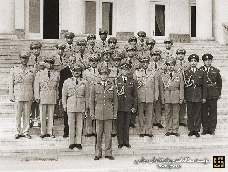 عکس یادگاری شاه و کودتاچیان