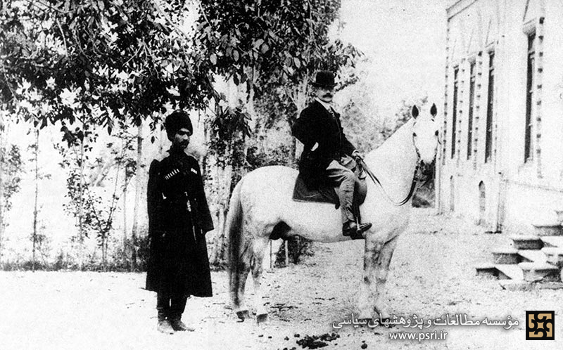 رضاخان در پست مسئول طویله سفارت هلند