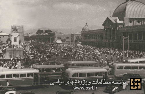 تظاهرات توده ایها در مرداد ۱۳۳۲ در میدان سپه