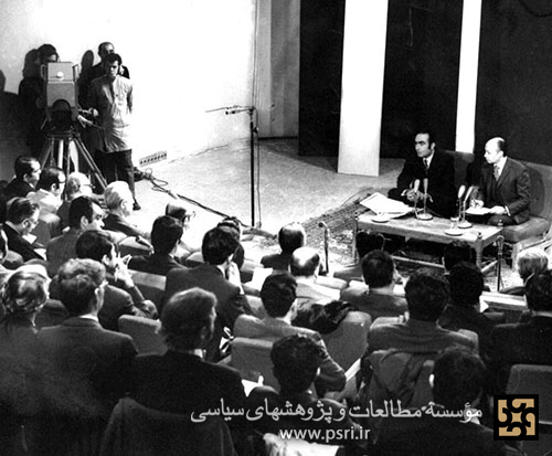 پرویز ثابتی مرد دوم ساواک در دیدار با نمایندگان مطبوعات 