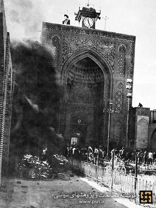 به آتش کشیدن مسجد جامع کرمان