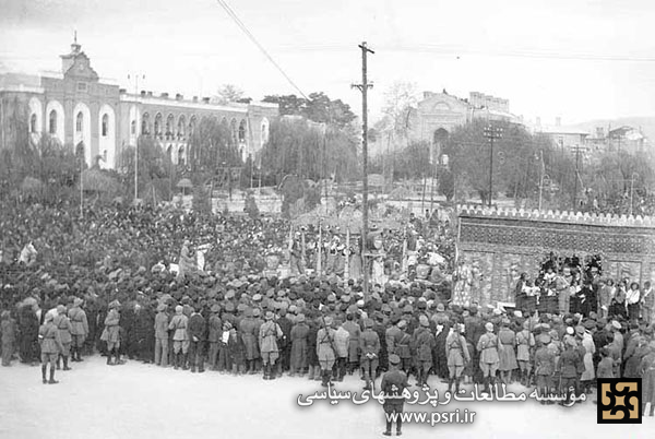 کارناوال خیابانی در میدان توپخانه در سالروز تولد رضاخان در 24 اسفند 1311