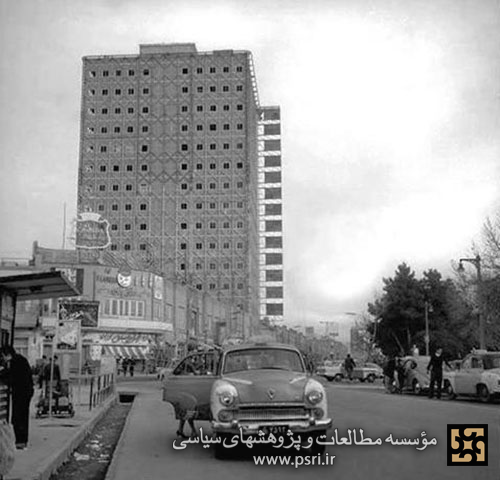 تقاطع خیابانهای فردوسی و جمهوری در تهران دهه 1340