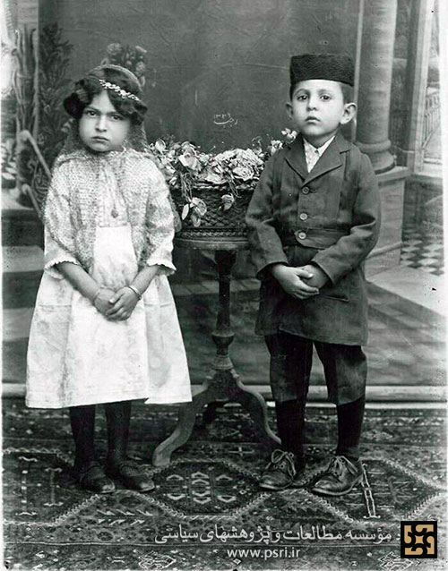 دو کودک قاجاری