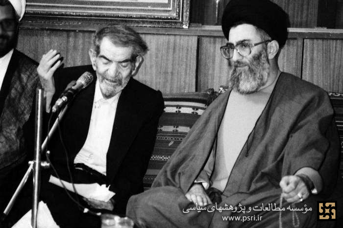 تیغ نقد و تواضع شاعرانه