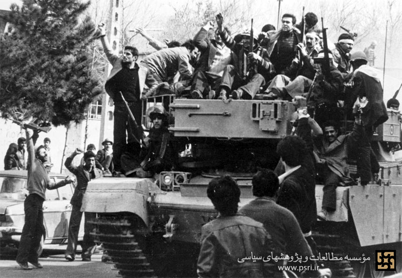 تانک‌های کودتا که به دست مردم افتاد