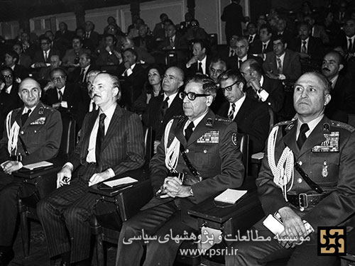 ارتشبد ازهاری به همراه کابینه خود در مجلس شورای ملی