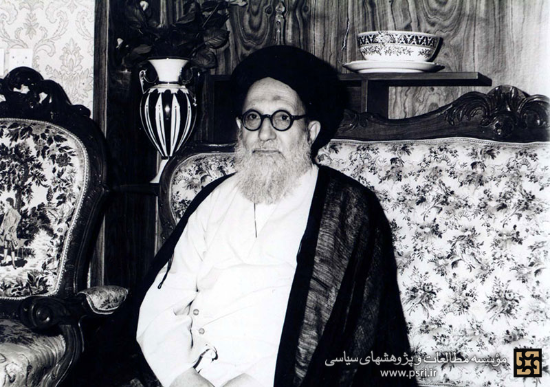 بررسی عملکرد و نگاه آیت‌الله شریعتمداری بر اساس اسناد ساواک