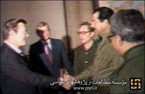 صدام و دونالد رامسفلد  ( ‌وزیر جنگ کابینه جورج بوش )