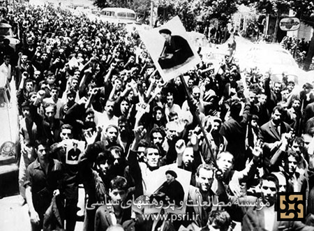 تصاویری از حوادث خیابانی قیام 15 خرداد (آلبوم 1)