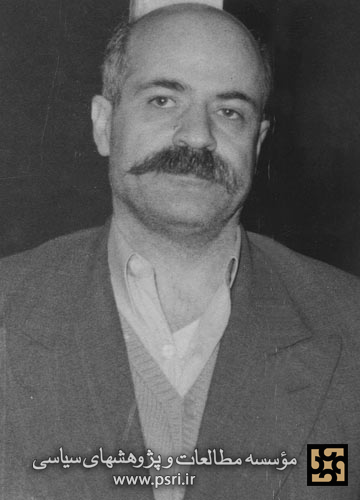 خسرو روزبه از افسران سازمان نظامی حزب توده که در اردیبهشت ۱۳۳۷ اعدام شد