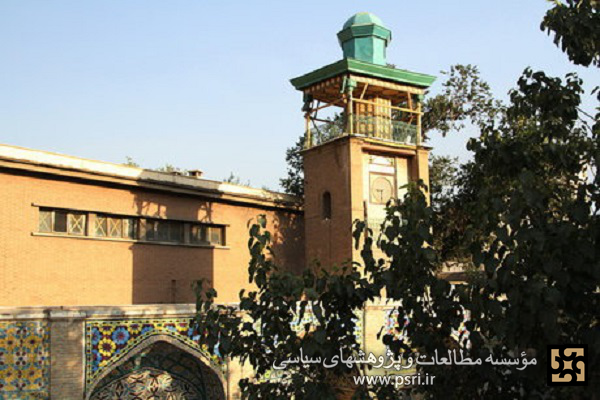مسجد ساعت (مشیرسلطنه) واقع خیابان مولوی تهران 