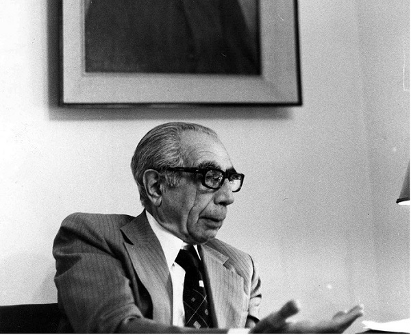 علی امینی ناکام دراداره دولت، رابط خوب آمریکا