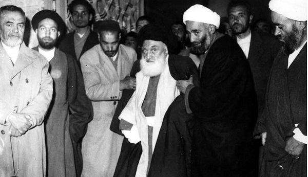 مروری بر مبارزات فرهنگی آیتالله بروجردی در دوران پهلوی