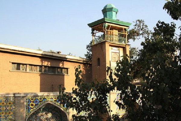 مسجد ساعت (مشیرسلطنه) واقع خیابان مولوی تهران